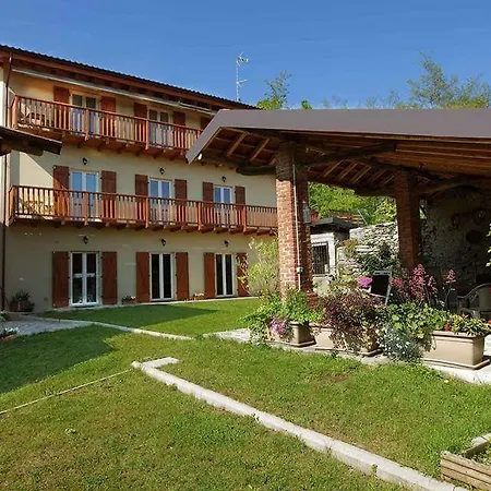 Фермерский дом Cascinetta32 Инворио-Инфериоре